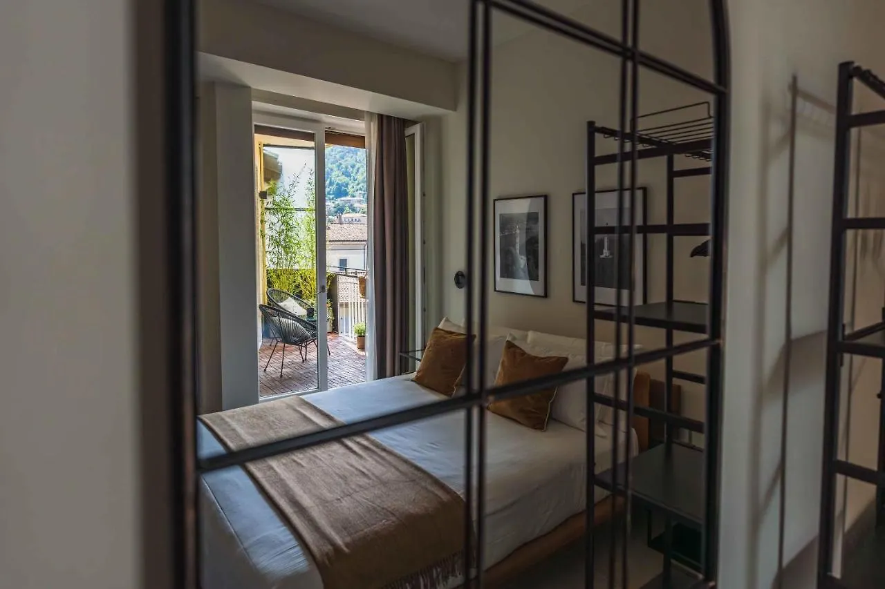 Gaby Lake Suites Como